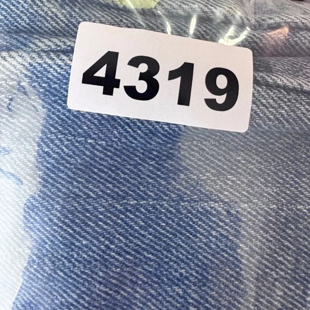 Levi's 505 Regular Fit Jeans Mens 33x30 Measures 31x28 Distressed Paint Splatter